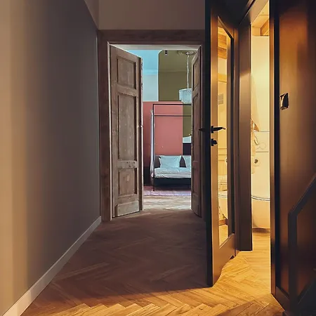 アパート Quiet Luxury On Florianska クラクフ