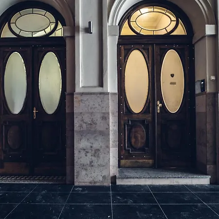 Quiet Luxury On Florianska Krakow
