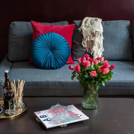 Quiet Luxury On Florianska アパート