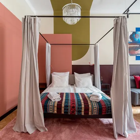 Quiet Luxury On Floriańska *