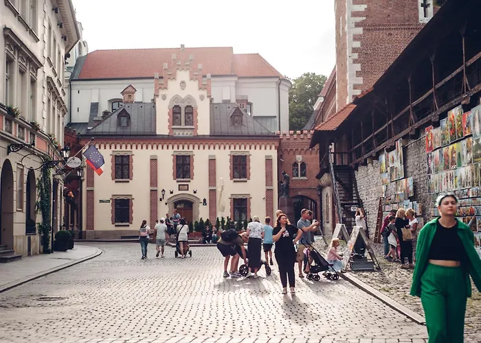 Quiet Luxury On Florianska Lägenhet Kraków