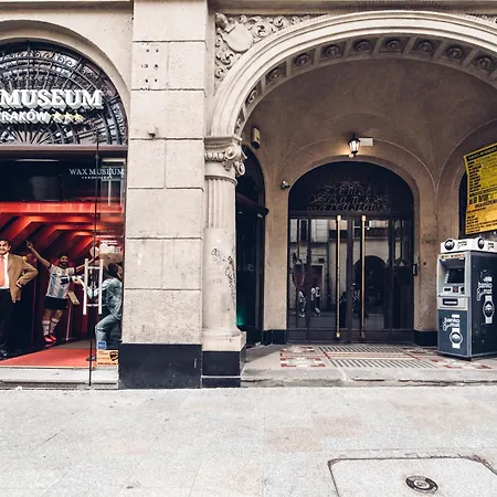 Quiet Luxury On Floriańska * Kraków