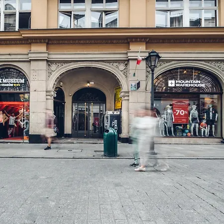 Quiet Luxury On Floriańska