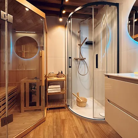 Quiet Luxury On Florianska * Cracovia